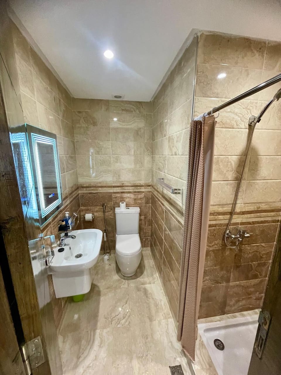 Shower, Bathroom, bidet, towels