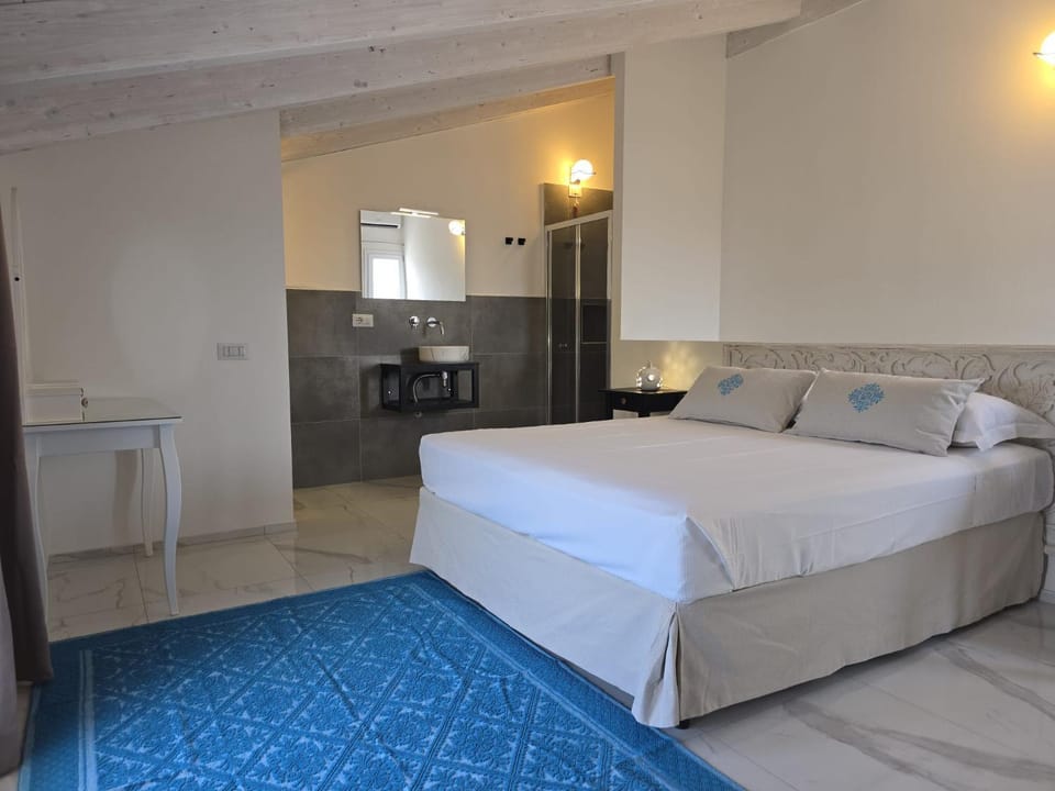 Bed, Photo of the whole room