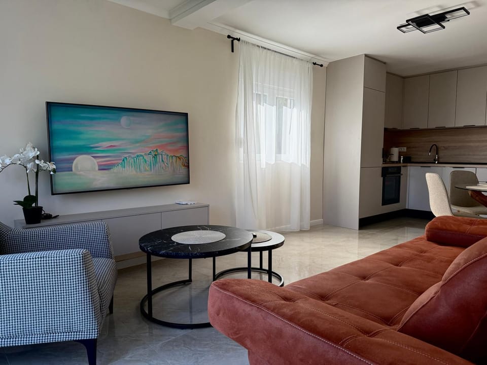 TV and multimedia, Kitchen or kitchenette, Seating area, Dining area