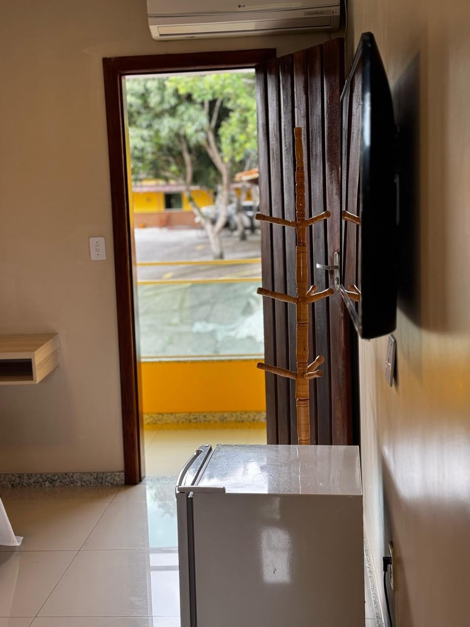 Bed, TV and multimedia, minibar