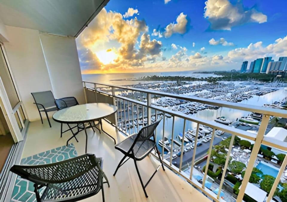 Day, Bird's eye view, View (from property/room), Balcony/Terrace, Seating area, City view, Sea view