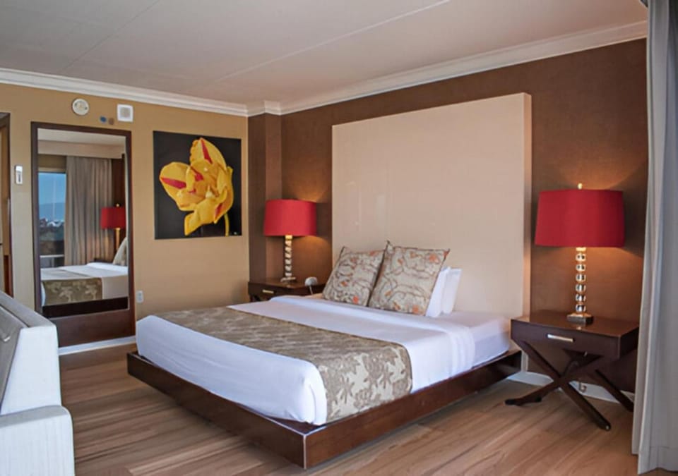 Bed, Photo of the whole room, Decorative detail, Bedroom