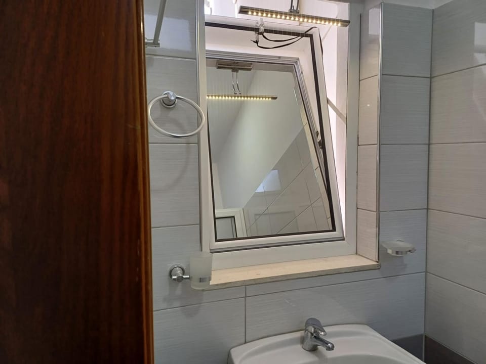 Berberi Guesthouse Bed and Breakfast in Vlorë County, Albania