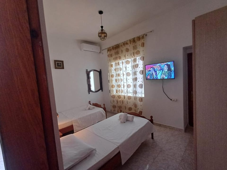 Bed, TV and multimedia, Bedroom, air conditioner