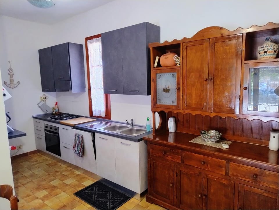 Kitchen or kitchenette