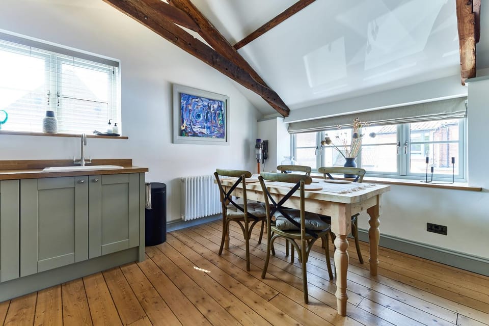 Spacious 2 Bedroom Coach House in Cley Norfolk Apartment in North Norfolk District