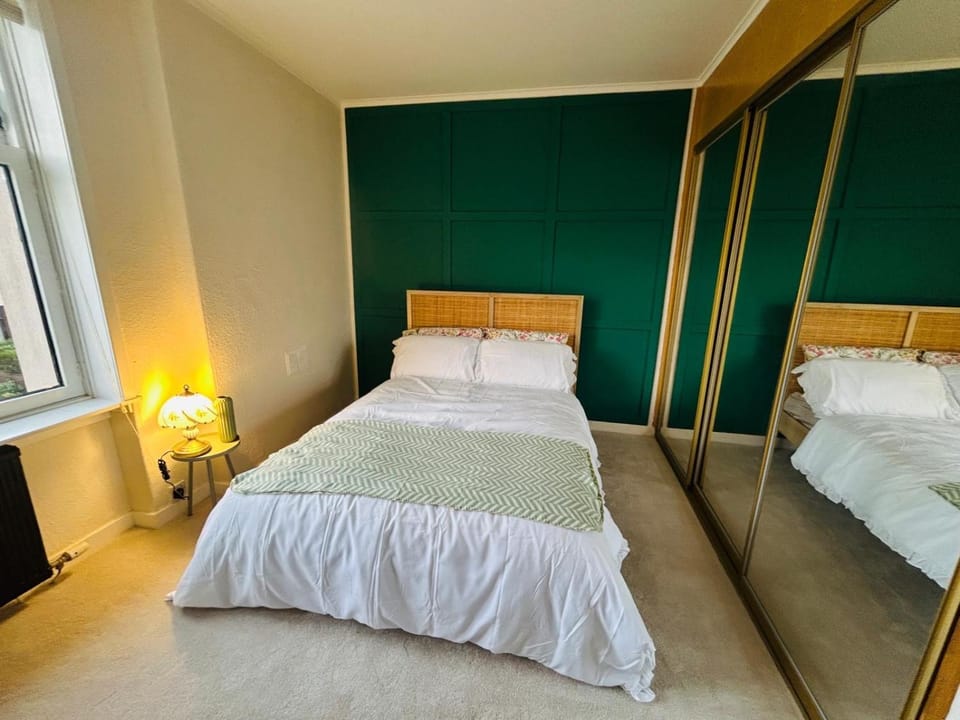 Stylish 2-Bedroom Modern Flat Apartment in Dundee