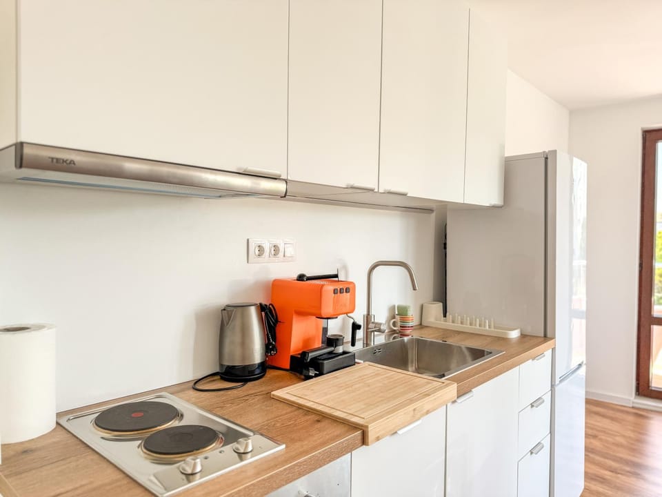 Coffee/tea facilities, Kitchen or kitchenette, On site, oven, stove