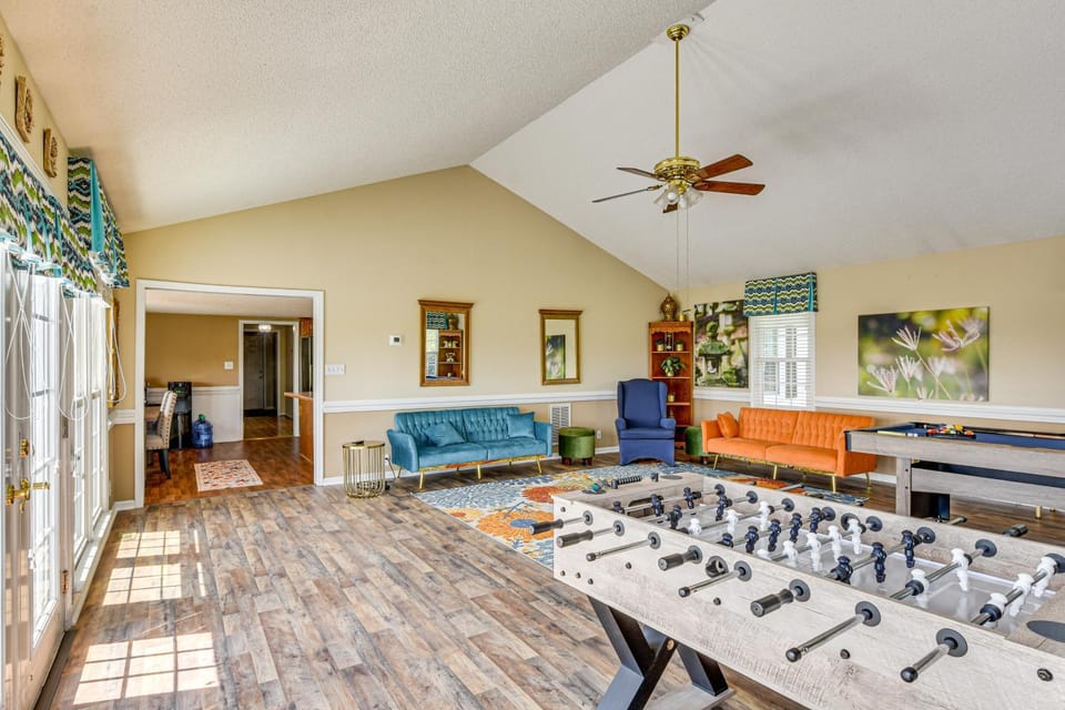 78-Acre Retreat Near Campbell U: Fish, Play, Relax House in North Carolina