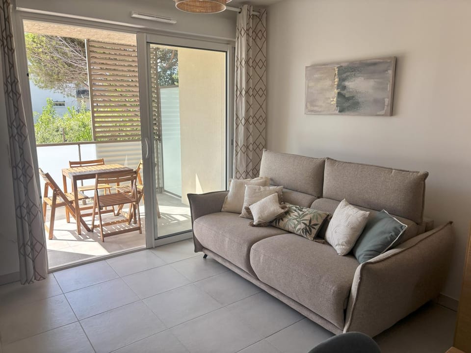 Patio, Balcony/Terrace, Living room, Seating area