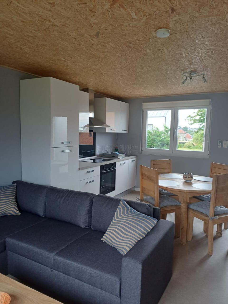 Dining area, Communal kitchen