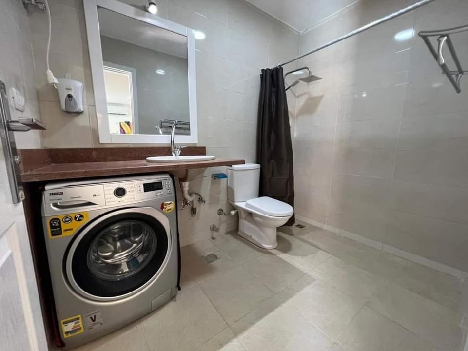 Shower, Toilet, Bathroom, washing machine