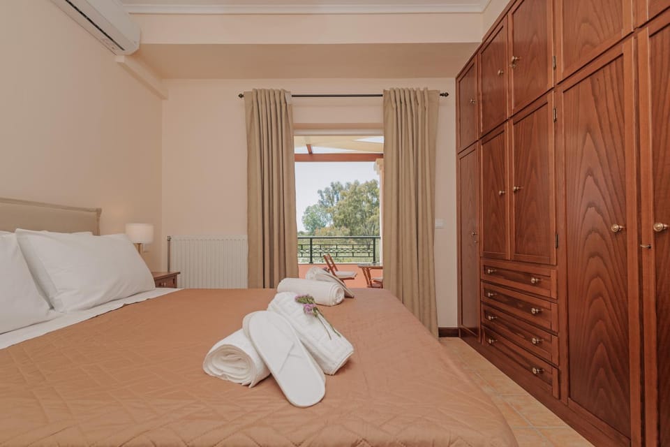 Bed, Photo of the whole room, Bedroom, towels, wardrobe