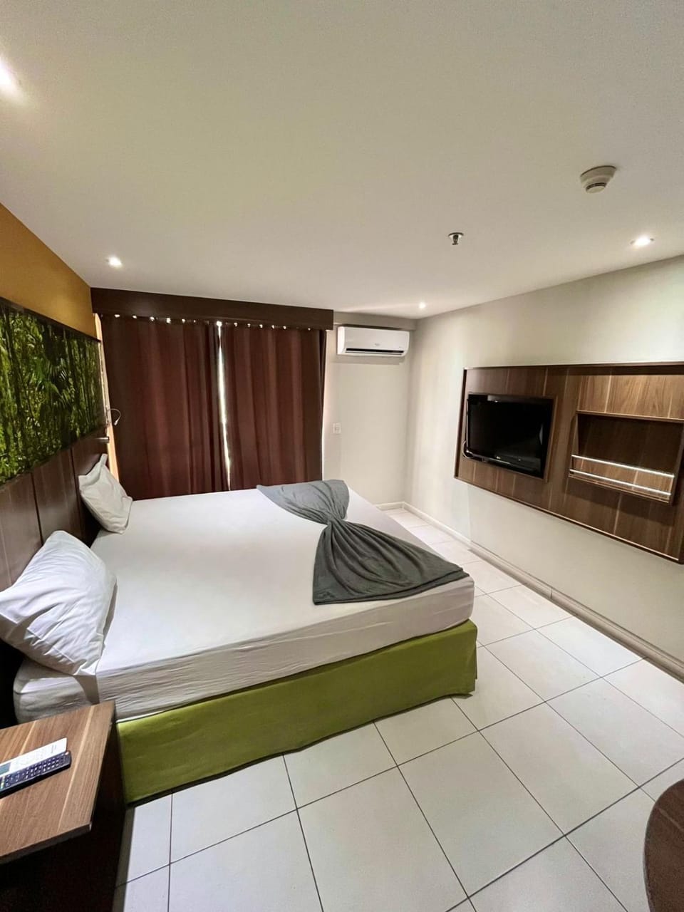 Bed, Bedroom, air conditioner