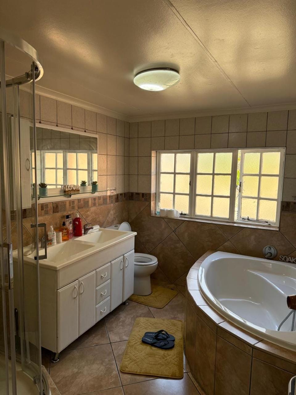 CR BnB GUEST HOUSE Bed and Breakfast in Sandton