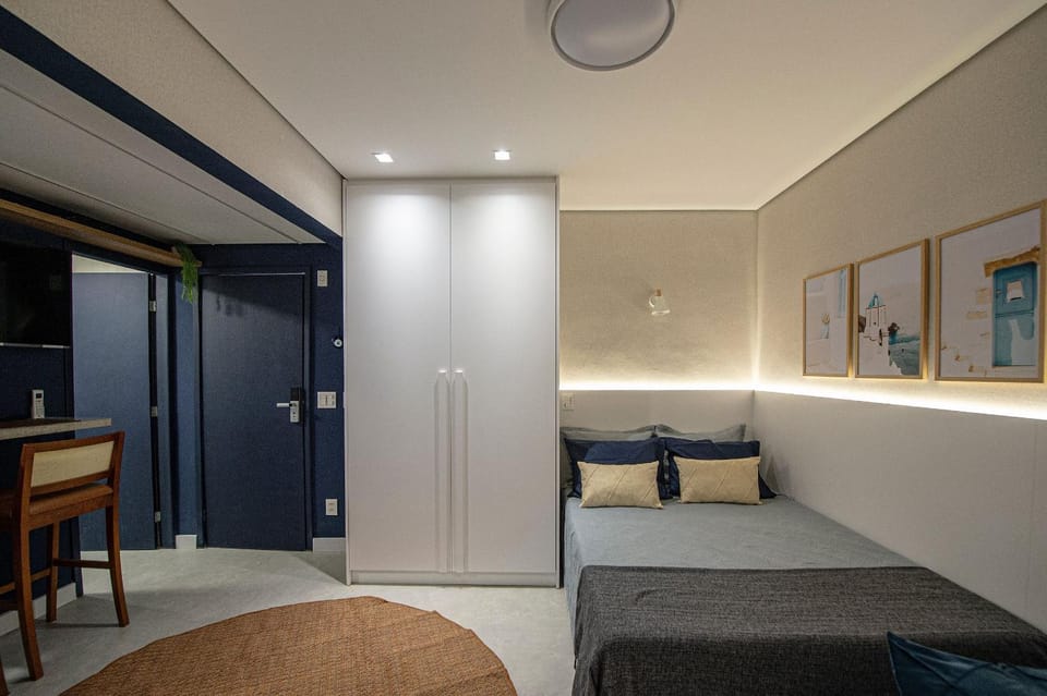 Photo of the whole room, Bedroom