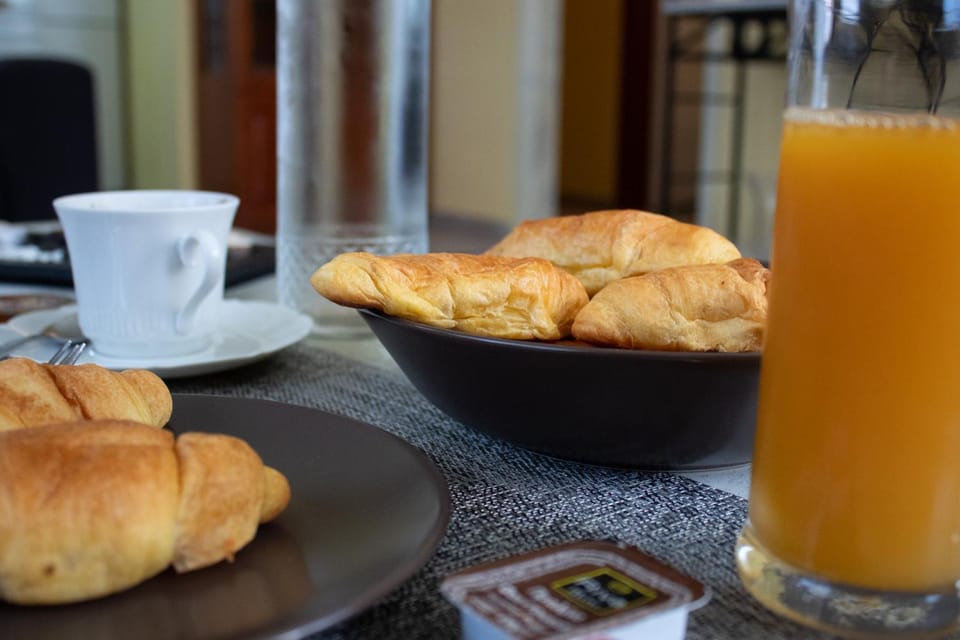 Food and drinks, Food, Breakfast, Continental breakfast