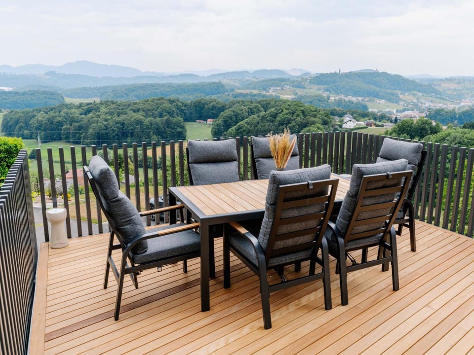 Patio, Day, Natural landscape, View (from property/room), Balcony/Terrace, Mountain view