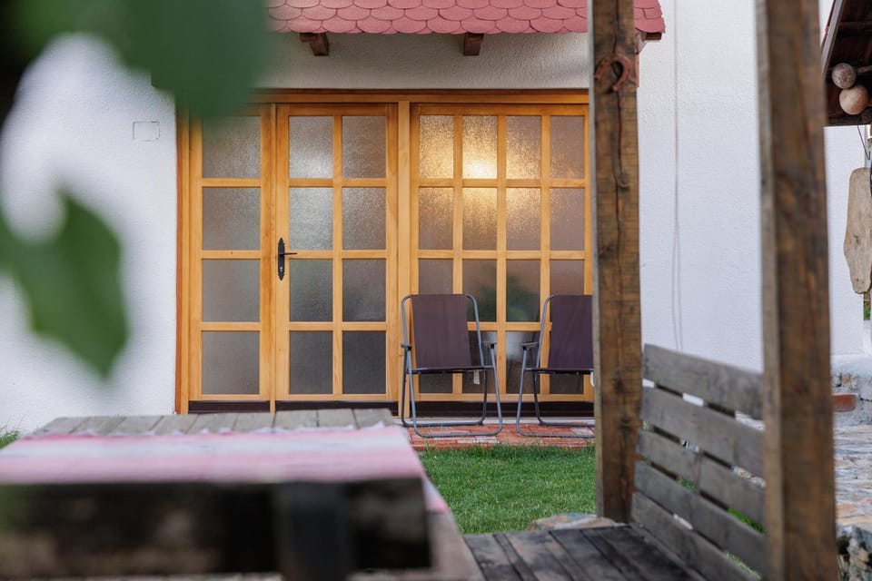 Hillside Apartment Kruna House in Serbia