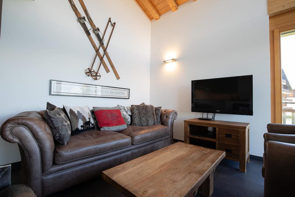 Communal lounge/ TV room, Living room