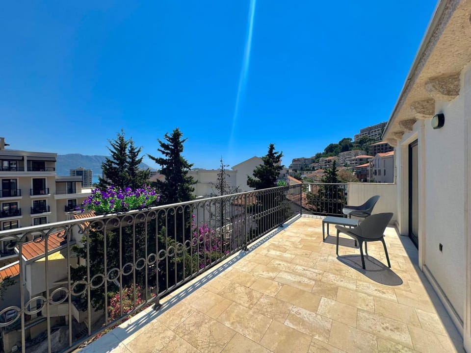 Property building, Natural landscape