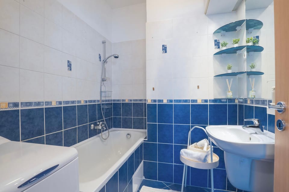 Bathroom, Bath