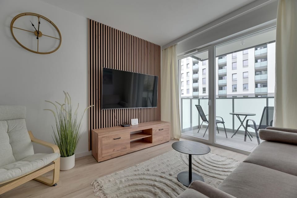 Communal lounge/ TV room, TV and multimedia, Living room, Seating area, Evening entertainment