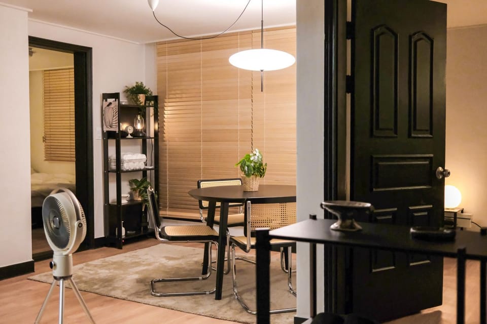 5min to Hapjeong st, Airport bus direct, Han river park, near hongdae, 3BR, free luggage storage Villa in Seoul