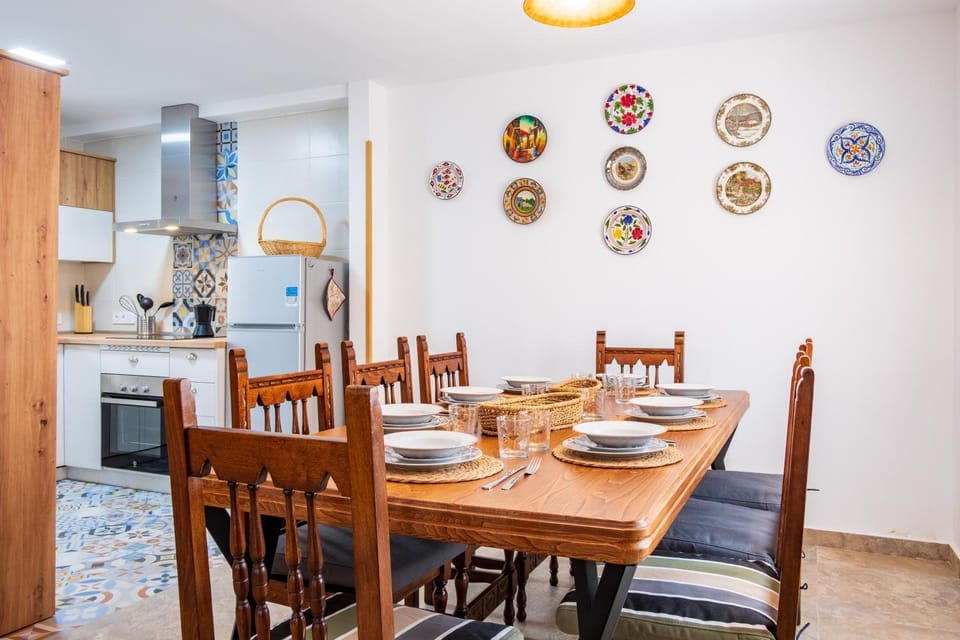 Property building, Kitchen or kitchenette, Living room