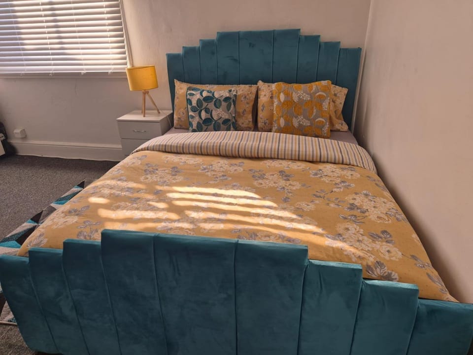 1 Bed Apartment - Sleeps 4 - City Centre Apartment in Wolverhampton