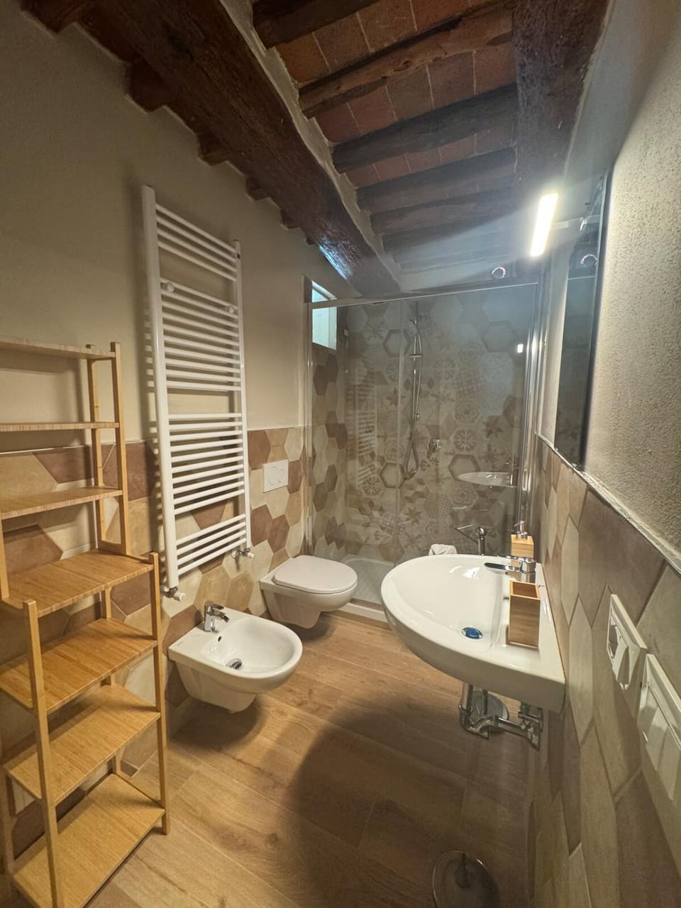 Yema Amphitheater Suite-Lucca Apartment in Capannori