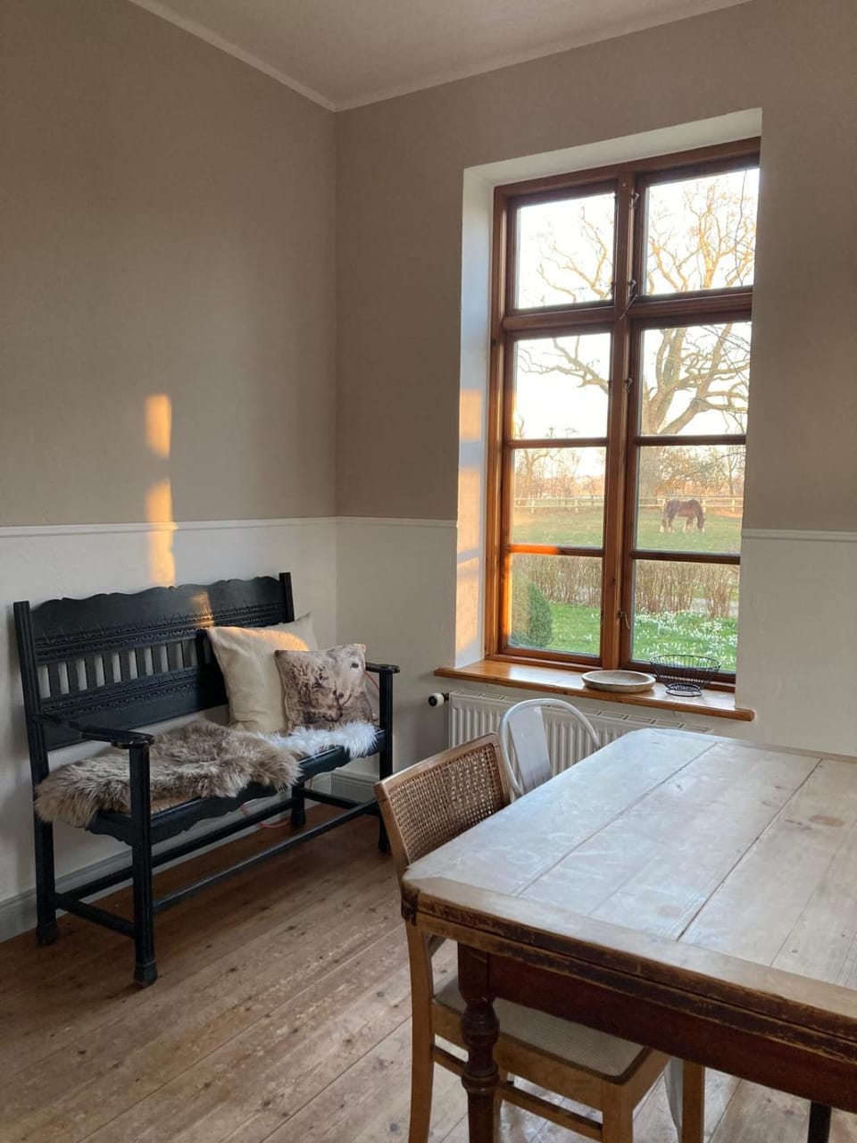 Seating area, Dining area