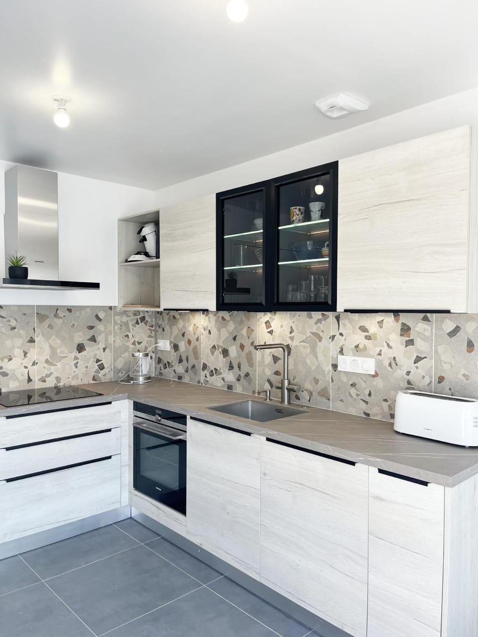 Kitchen or kitchenette