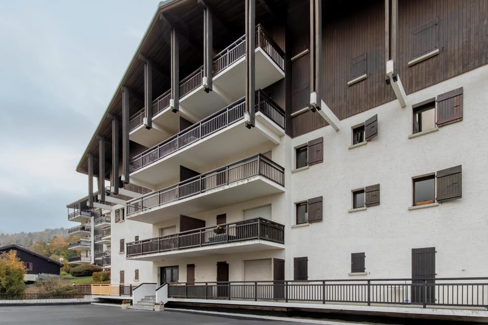 Property building, Facade/entrance, Off site