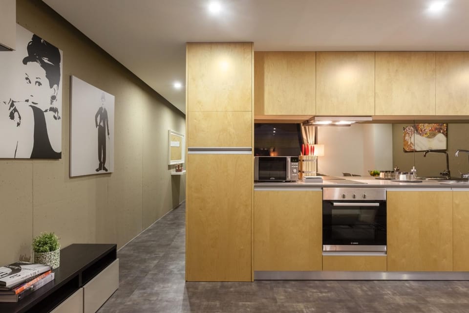 Kitchen or kitchenette, oven, pet friendly, stove