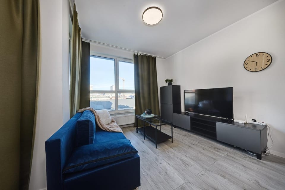 Communal lounge/ TV room, TV and multimedia, Living room, Seating area, Evening entertainment