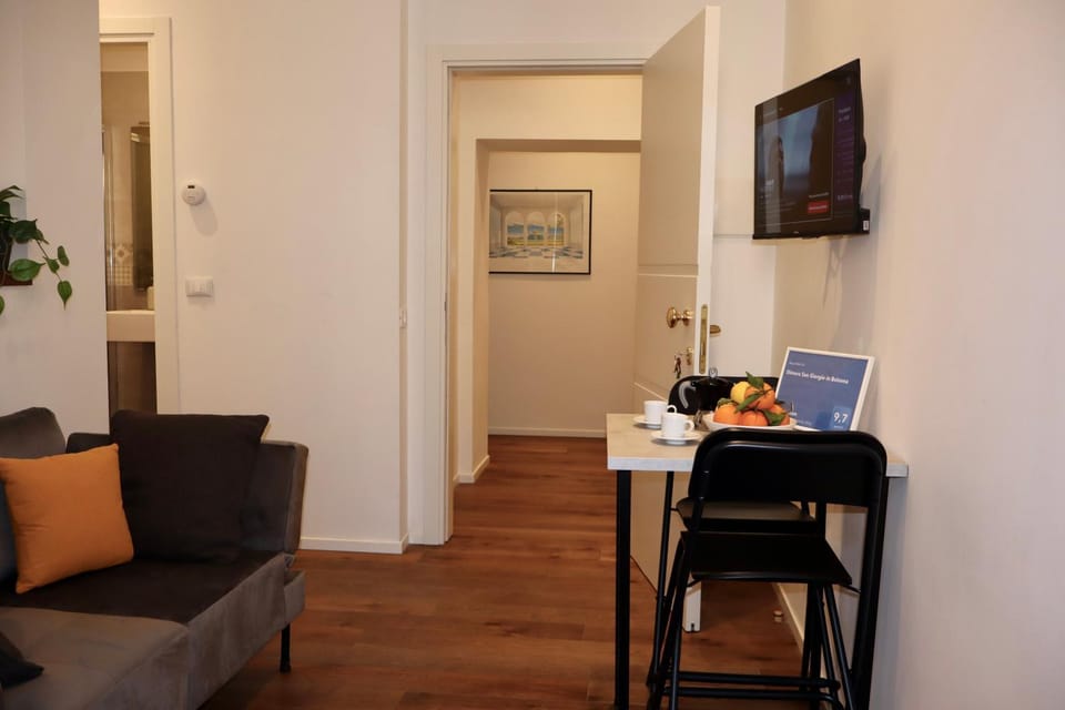 Natural landscape, TV and multimedia, Photo of the whole room, Dining area