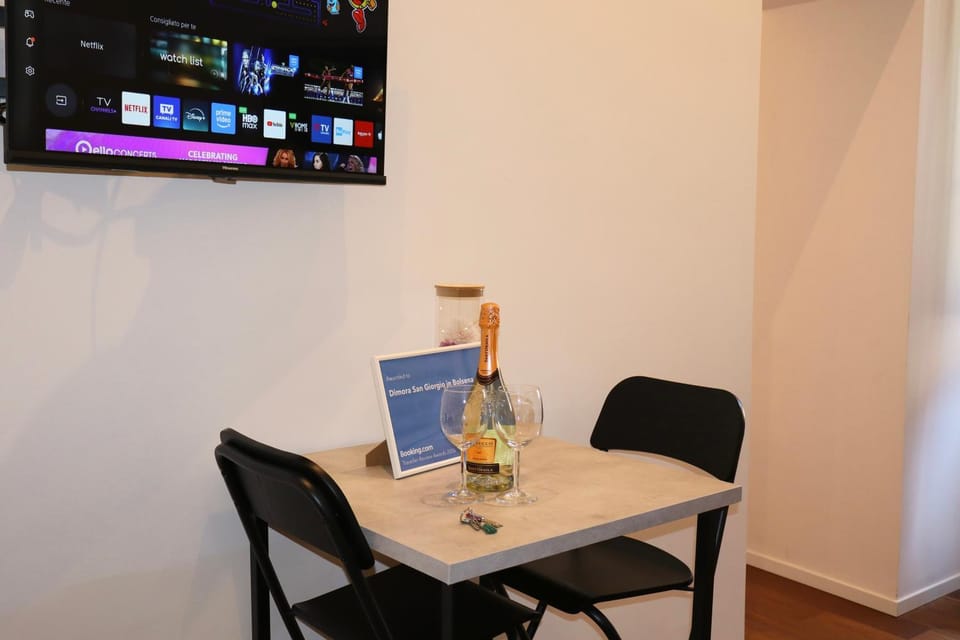 TV and multimedia, Dining area
