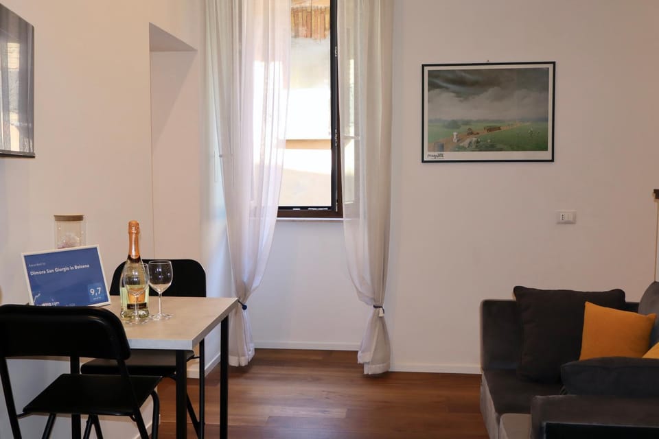 Living room, Photo of the whole room, Dining area