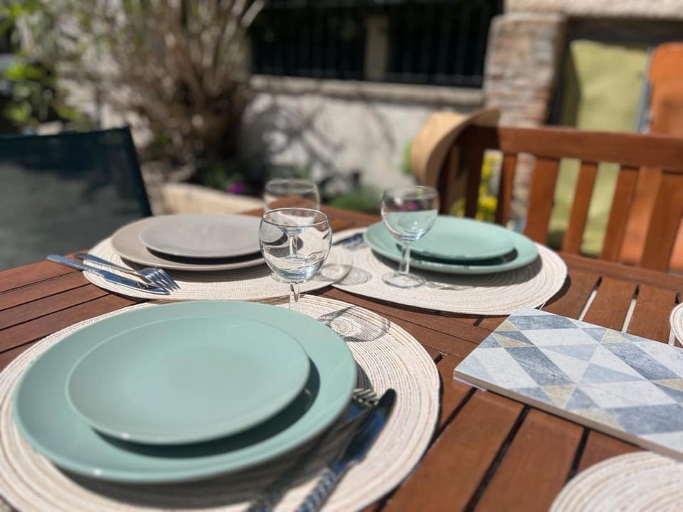 Patio, Dining area