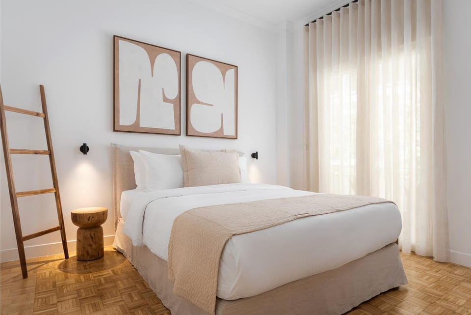 Bed, Photo of the whole room, Bedroom