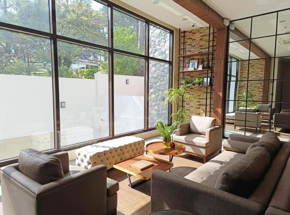 Pines Cozy suites with balcony Apartment hotel in Baguio