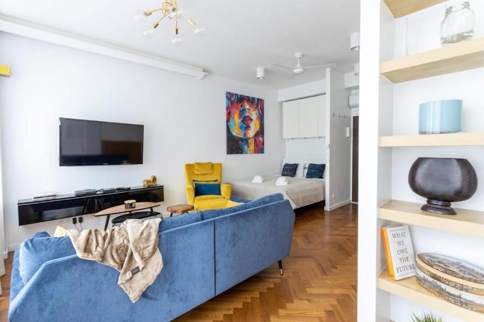 Communal lounge/ TV room, TV and multimedia, Living room, Seating area