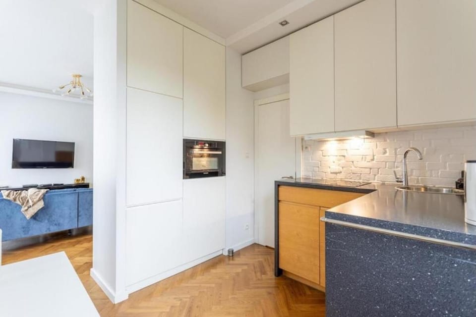 Property building, Kitchen or kitchenette, oven, stove