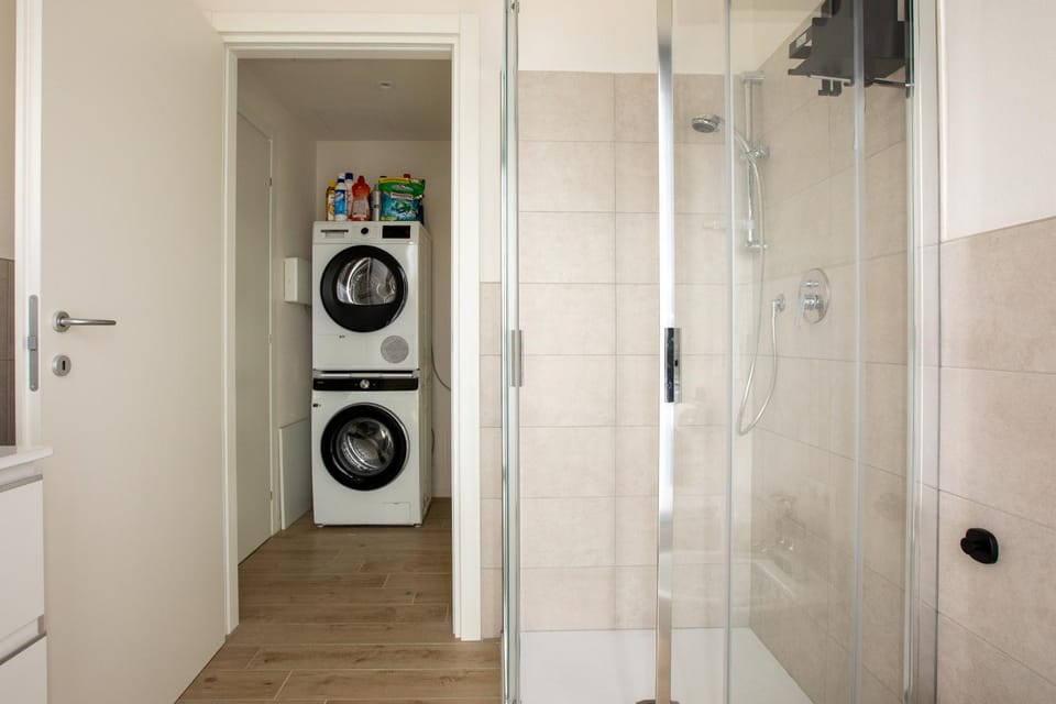 Shower, Bathroom, wardrobe