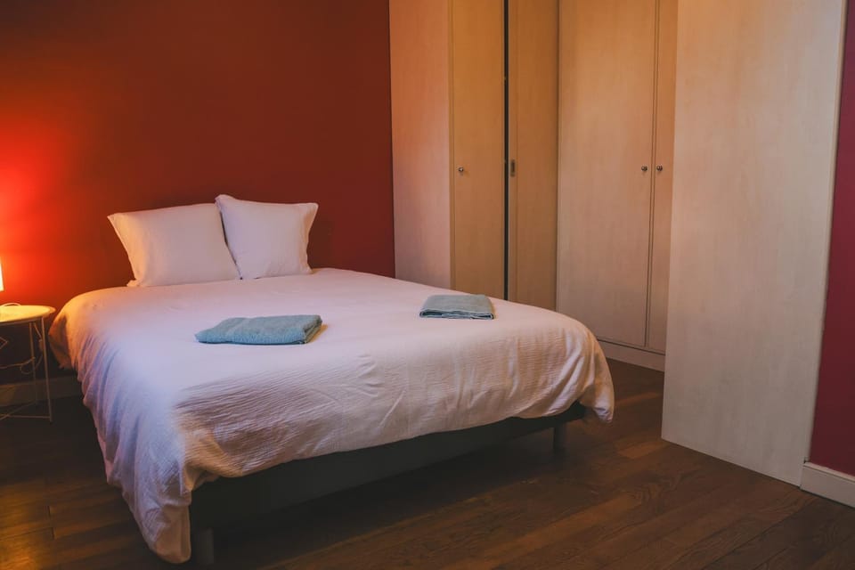 Bed, Bedroom