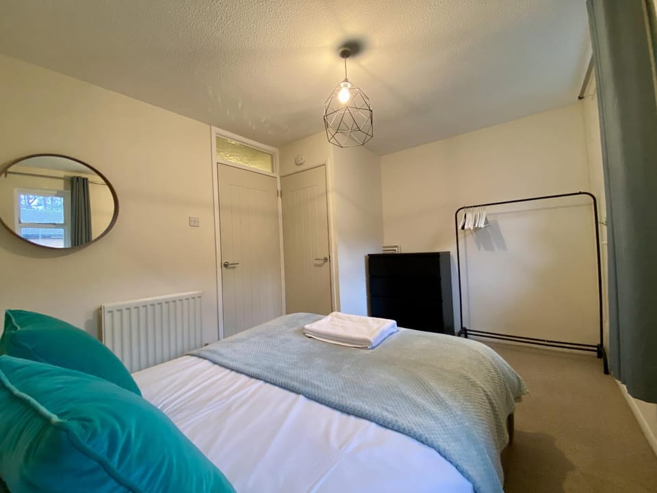Comfortable 2 Bedroom House in Bracknell House in Bracknell