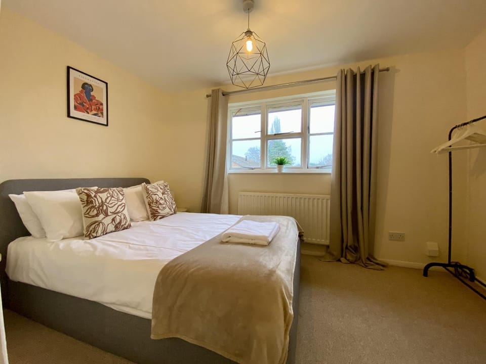 Comfortable 2 Bedroom House in Bracknell House in Bracknell