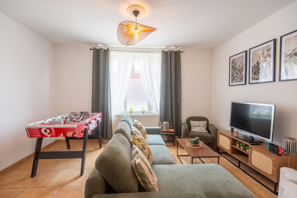 TV and multimedia, Living room, Seating area