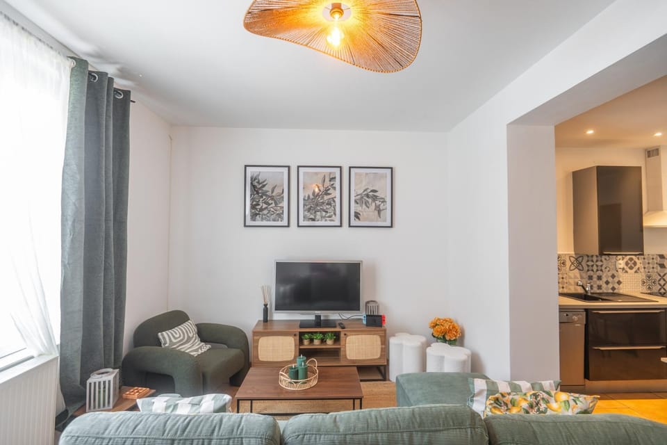 TV and multimedia, Living room, Seating area